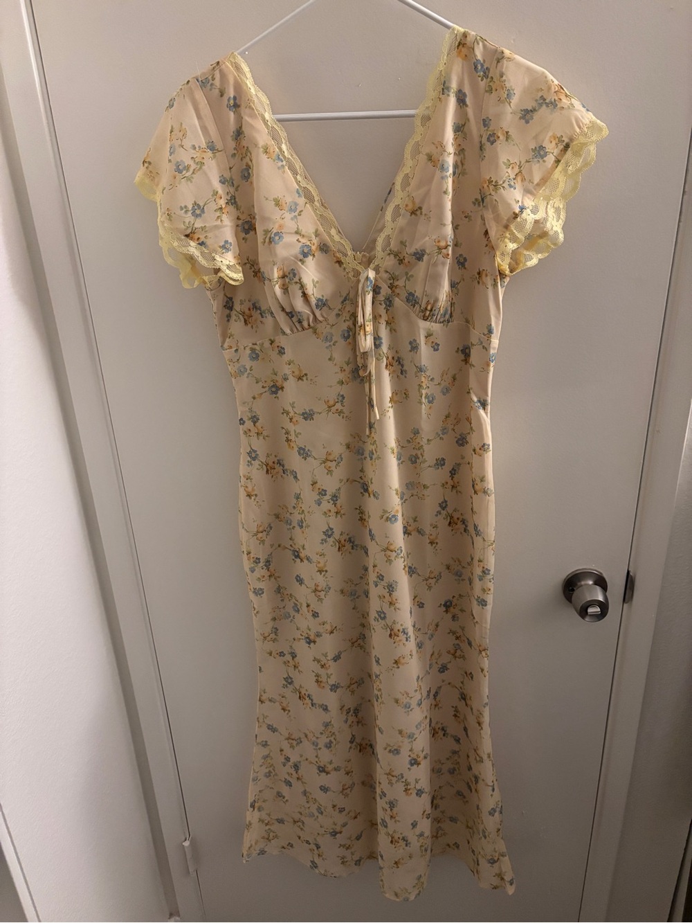 RIHOAS Yellow Floral Maxi Dress with Lace Trim